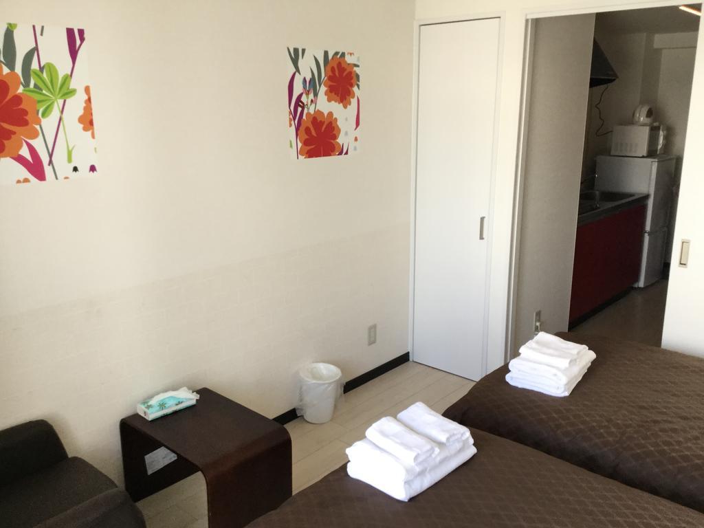 มิสเตอร์ คินโจะ อิน คูเมะ Aparthotel นาฮะ ภายนอก รูปภาพ